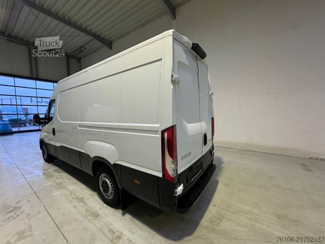 Skåpbil IVECO Daily 35S16 Kastenwagen *Klima*2 stück auf Lager