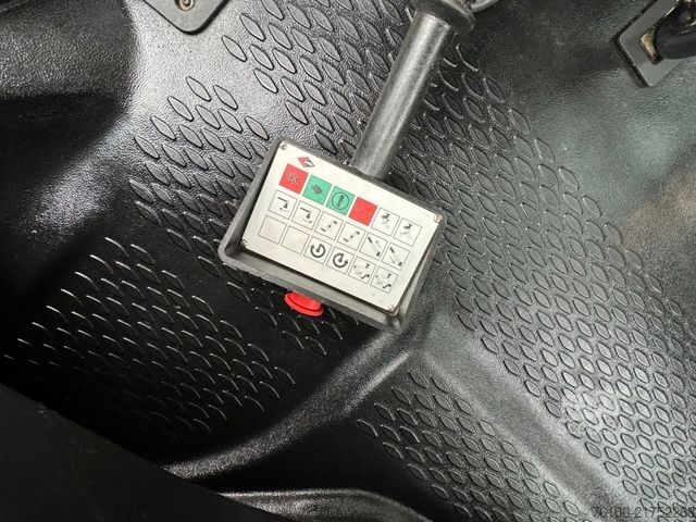 Nákladní pracovní plošina IVECO Daily 35S14 Hubarbeitsbühne Versalift 11,2 Meter