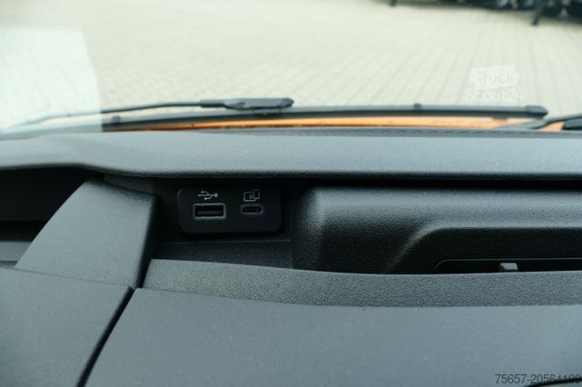 Tipvogn varebil IVECO DoKa mit ALU- Dreiseitenkipper