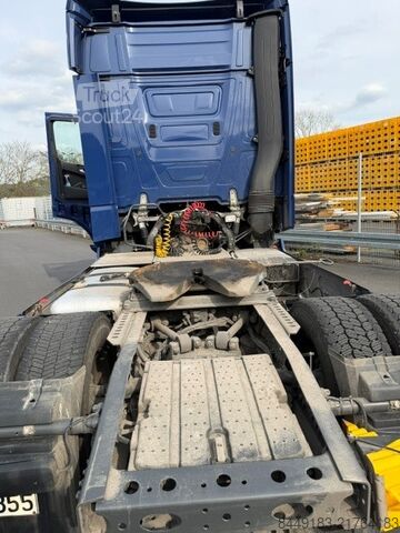 стандартний тягач Mercedes-Benz 1851 LS 4x2 F 13 Actros