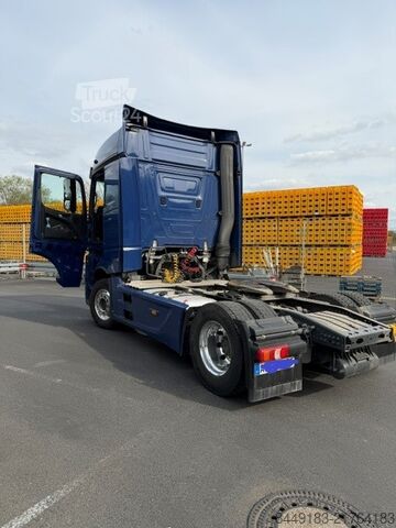 стандартний тягач Mercedes-Benz 1851 LS 4x2 F 13 Actros
