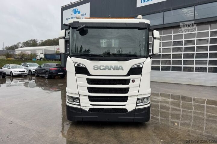 Kroklastbil SCANIA R560 6x4 Boogie Moser AHK