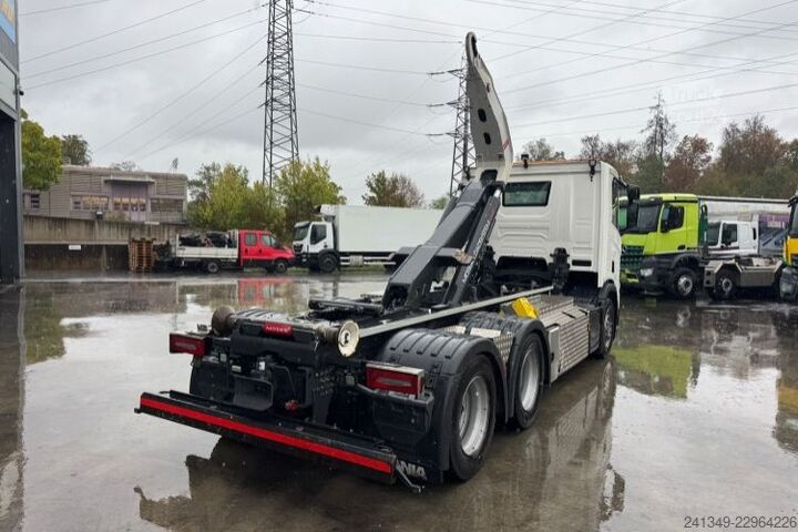 Kroklastbil SCANIA R560 6x4 Boogie Moser AHK
