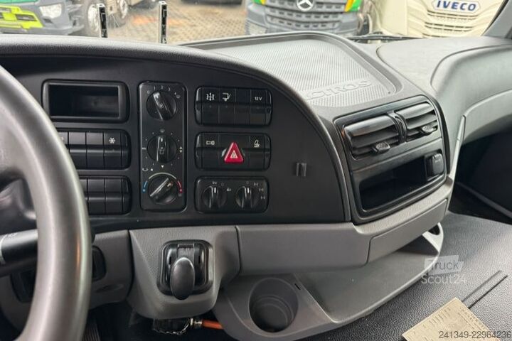 Tippbil MERCEDES-BENZ Actros 2050 V8 4x4