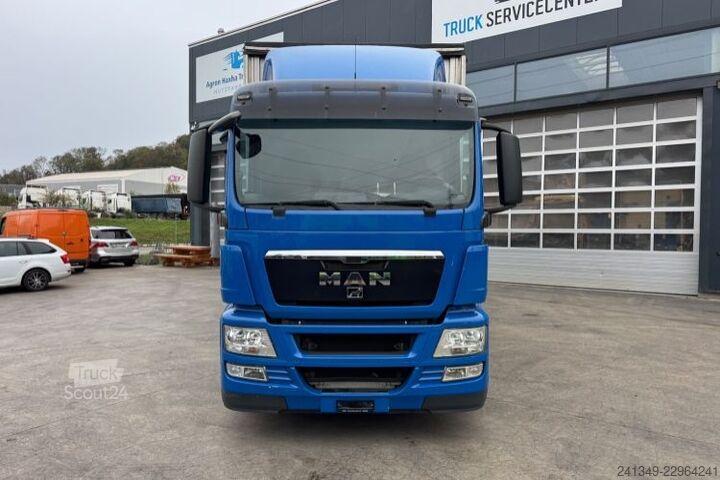 Flaklastbil med kapell MAN TGS 26.440 6x2