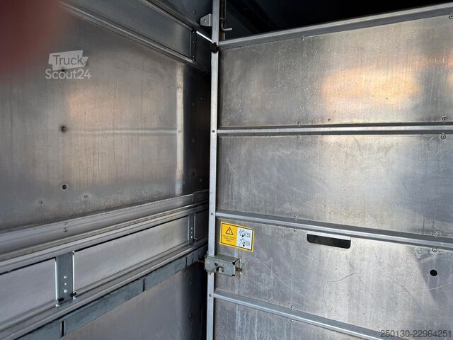 Hästtransportsläp IFOR WILLIAMS SB 2 TA35 PKW Tandem Viehanhänger