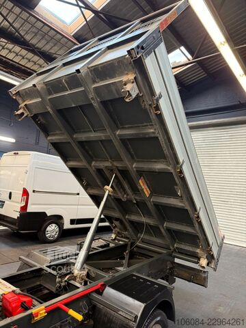 Kippi pakettiauto NISSAN NT 400 Cabstar 3 Seiten Kipper Klima AHK 3,5T