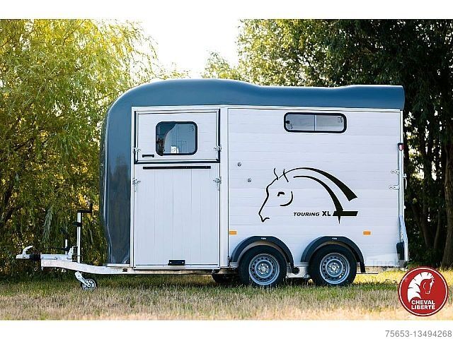 Cheval Liberté großer Pferdeanhänger Touring XL Sattelschrank Neu
