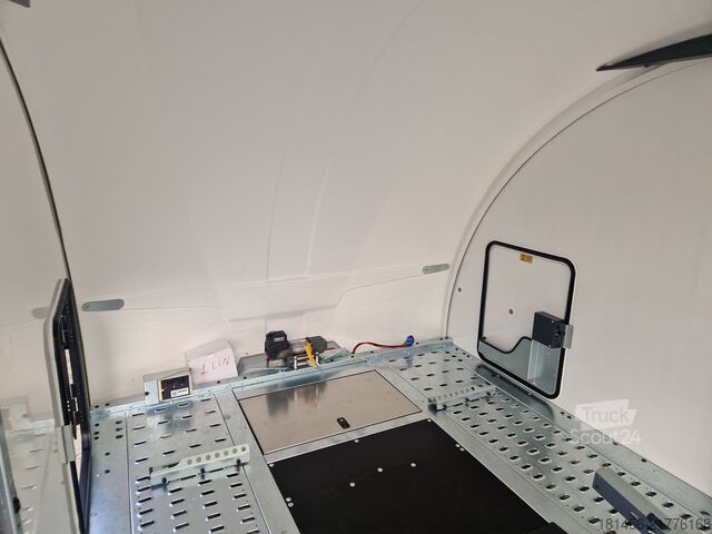 مقطورة صندوقية Brian James Trailers Race Sport exclusiver Fahrzeugtransport