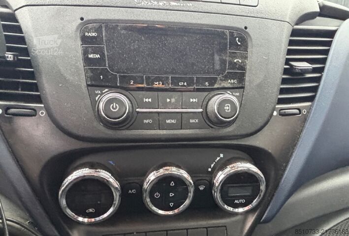 Truck-mounted crane van Iveco Daily 35-160 3,5t Fassi Crane Krane