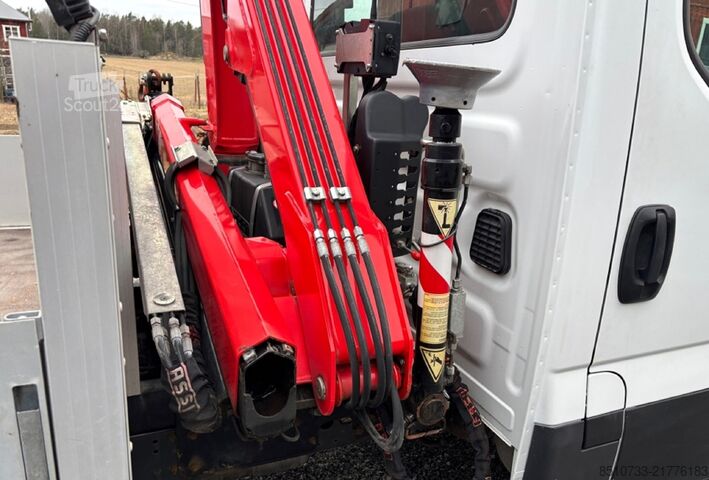 Truck-mounted crane van Iveco Daily 35-160 3,5t Fassi Crane Krane