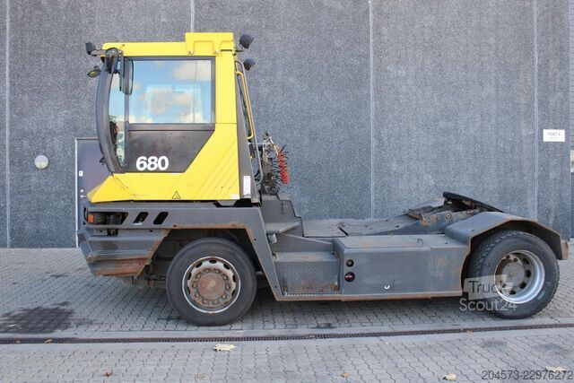 Термінальний трактор Terberg RT282