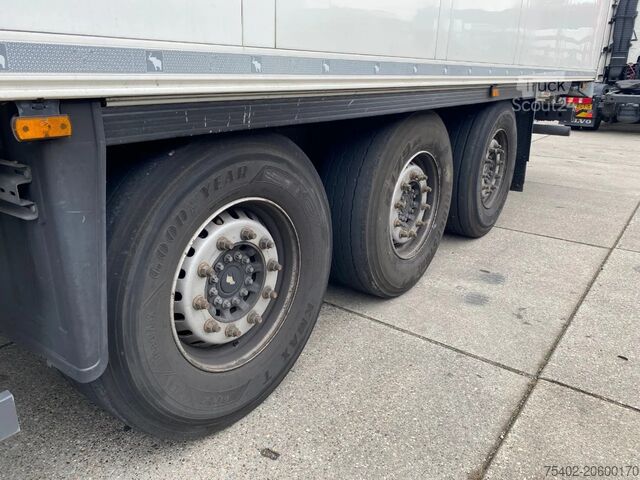 Vežimas šaldytuve ir (arba) šaldytuve Schmitz Cargobull SCB*S3B Frigo / Thermo King SLXi 300 / 4876 Die...