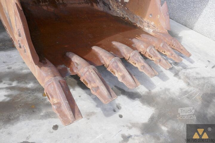 Excavateur sur chenilles Komatsu PC490LC-11