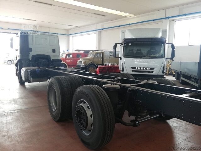 PLATEFORME AVEC RAMPES Iveco Stralis AD 260S31