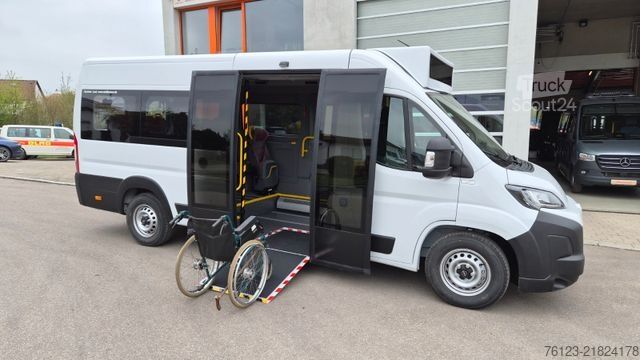 Kleinbus Opel Movano Bürgerbus Lagerfahrzeug Stock