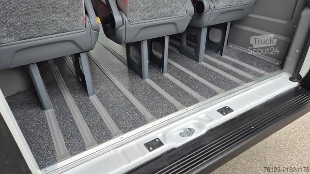 Kleinbus Opel Movano Bürgerbus Lagerfahrzeug Stock