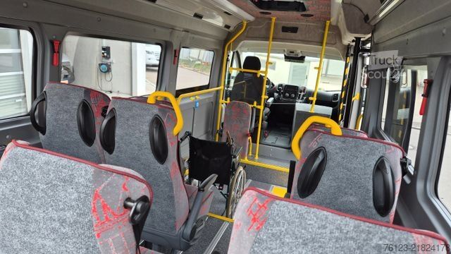 Kleinbus Opel Movano Bürgerbus Lagerfahrzeug Stock