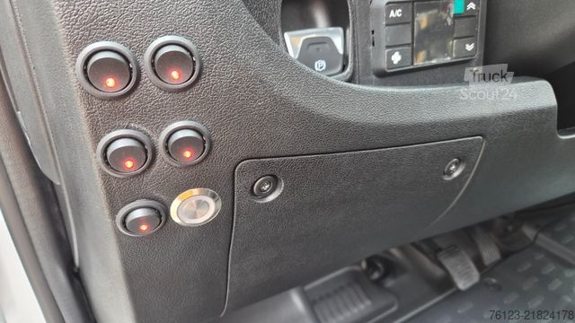 Kleinbus Opel Movano Bürgerbus Lagerfahrzeug Stock