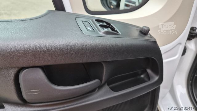 Kleinbus Opel Movano Bürgerbus Lagerfahrzeug Stock