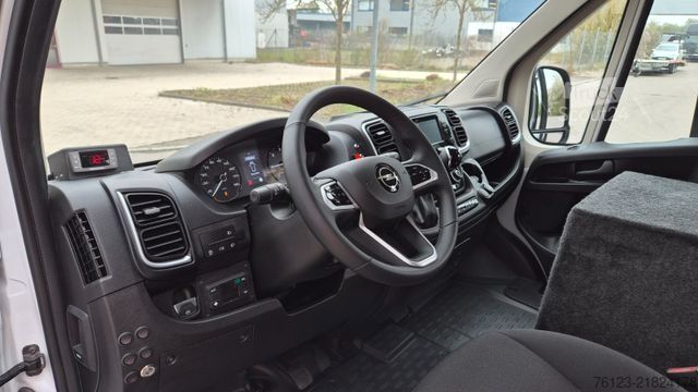 Kleinbus Opel Movano Bürgerbus Lagerfahrzeug Stock