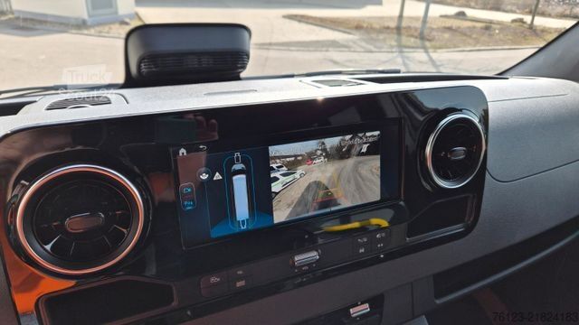 Microbuz MERCEDES-BENZ 519  Allrad 4 x 4 Lagerfahrzeug Stock 20 Sitzer