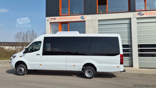Microbuz MERCEDES-BENZ 519  Allrad 4 x 4 Lagerfahrzeug Stock 20 Sitzer