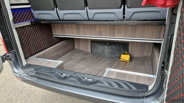 Miniautocarro MERCEDES-BENZ 519 und 517 Glasdach XXL  20 Sitze Lord Exclisiv