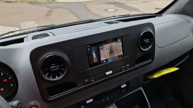 Autocarro urbano MERCEDES-BENZ Bürgerbus Sprinter 907  Niederflur 9 Sitze
