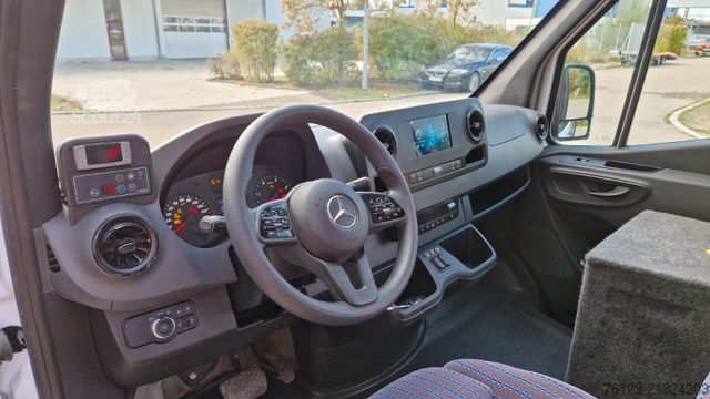 Autobús urbano MERCEDES-BENZ Bürgerbus Sprinter 907 Niederflur 9 Sitze