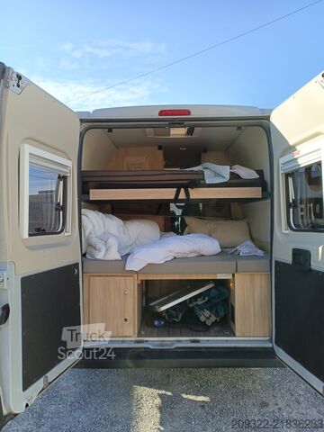 عربة التخييم/عربة سكن متنقلة Fiat Ducato Weinsberg Carabus 600K | 2023 | EURO 6 | Venditore professionale