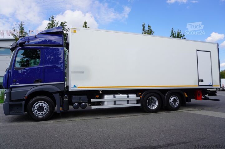Chlazení Mercedes-Benz Actros 2546 / Lecapitaine refrigerator