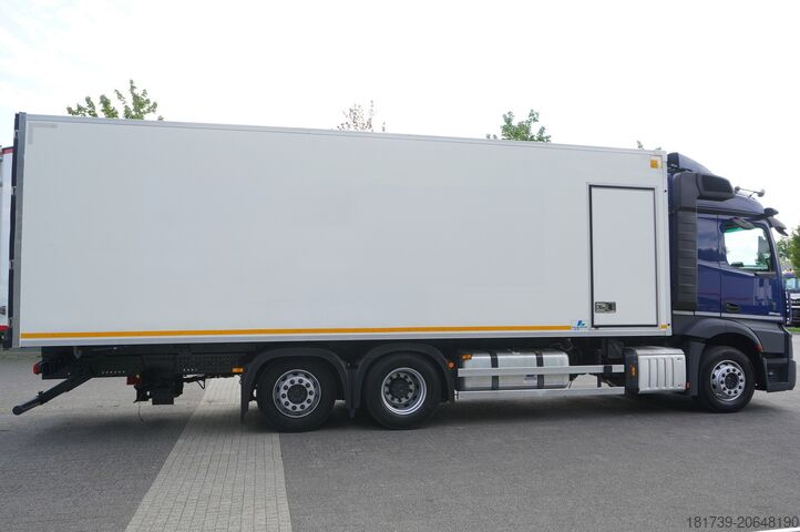 Chlazení Mercedes-Benz Actros 2546 / Lecapitaine refrigerator