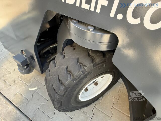 Dört yönlü forklift Combilift C5000E / TRIPLEX 8300MM WIDE POSITIONER