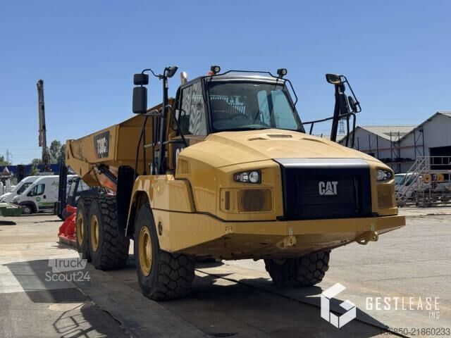 Camion-benne articulé Caterpillar 730C2