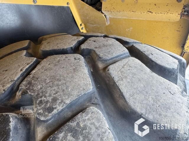 Camion-benne articulé Caterpillar 730C2