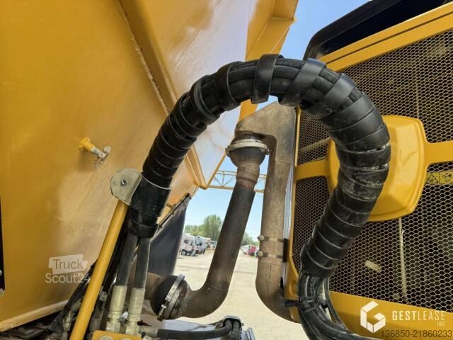Volquete articulado Caterpillar 730C2