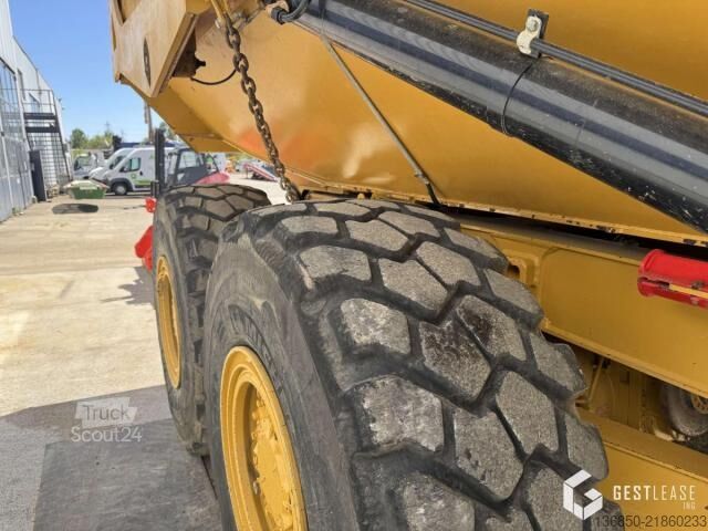 Volquete articulado Caterpillar 730C2