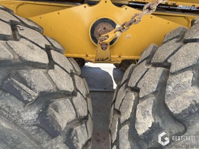 Camion-benne articulé Caterpillar 730C2