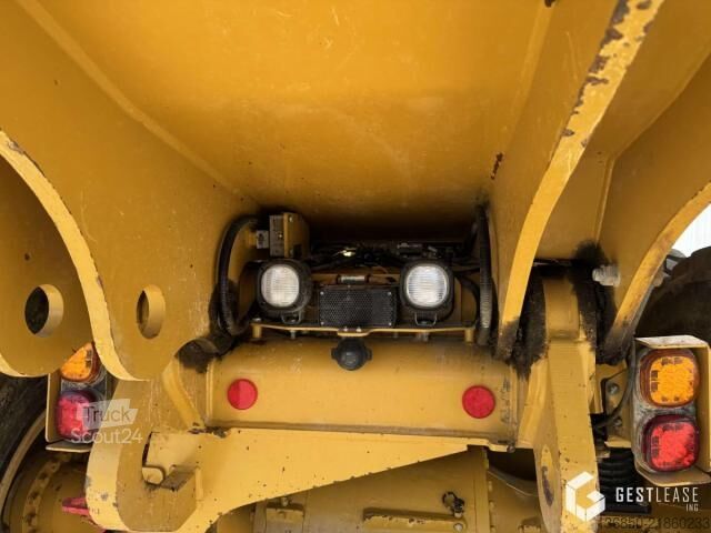Volquete articulado Caterpillar 730C2