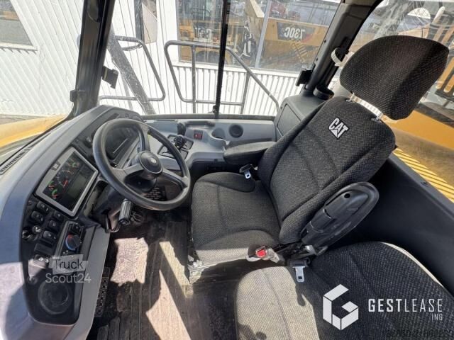 Camion-benne articulé Caterpillar 730C2