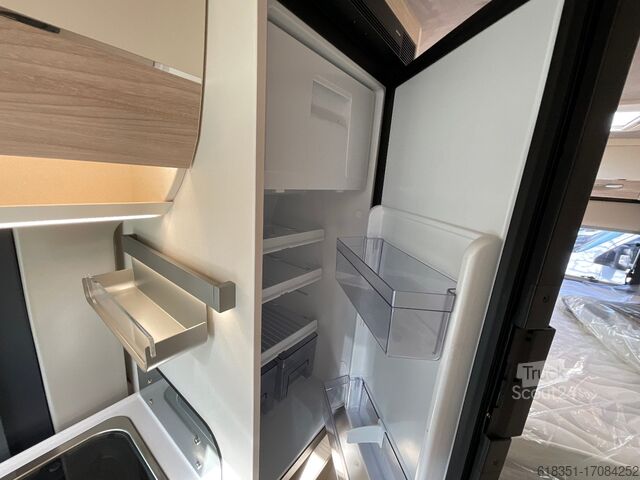 Furgoneta EURA MOBIL VAN 635 HB, Automatik, 140 PS, Hubbett, Alufelgen