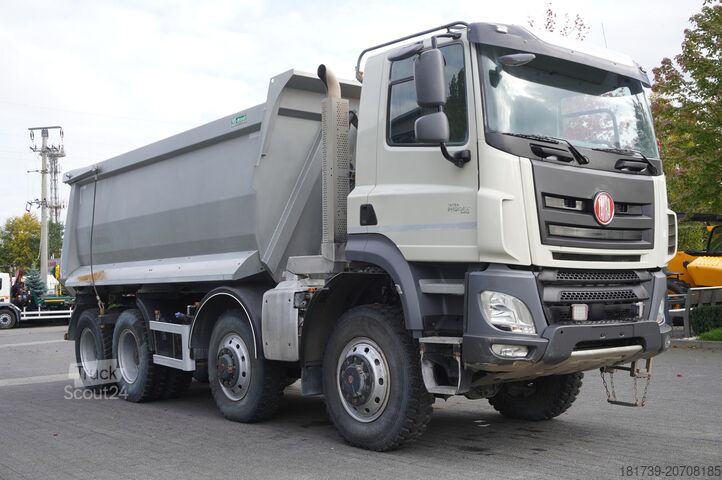 Benne Tatra Phoenix 8x8 Twin-Steer Quad/A dump truck