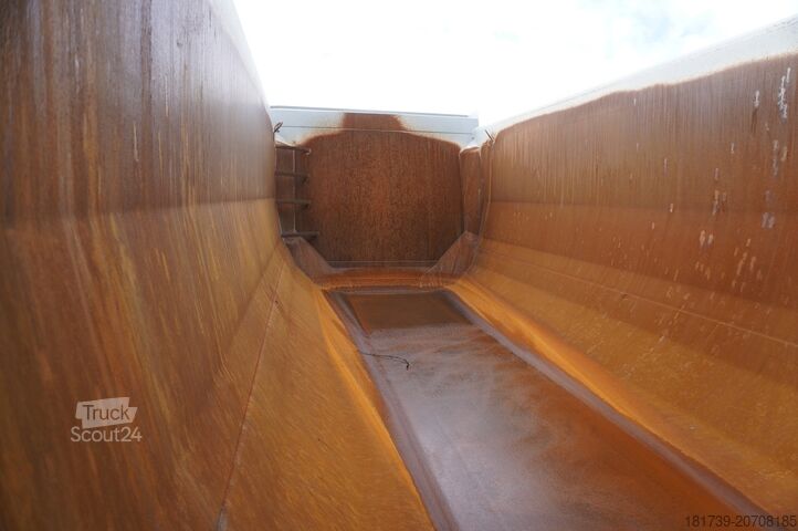 Tipper truck Tatra Phoenix 8x8 Twin-Steer Quad/A dump truck