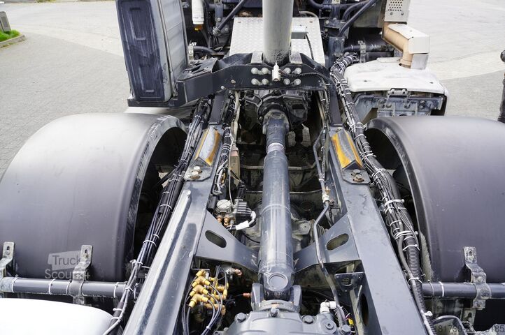 Benne Tatra Phoenix 8x8 Twin-Steer Quad/A dump truck