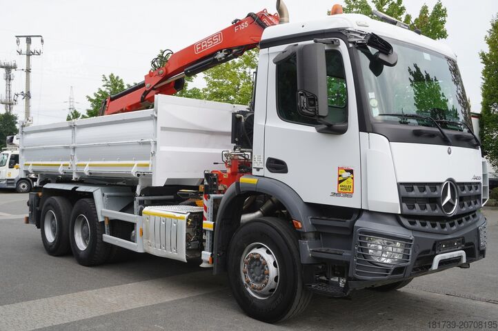 τριμερής ανατροπέας Mercedes-Benz Arocs 2636 / 6x4 / HDS Fassi / 3-Way Tip