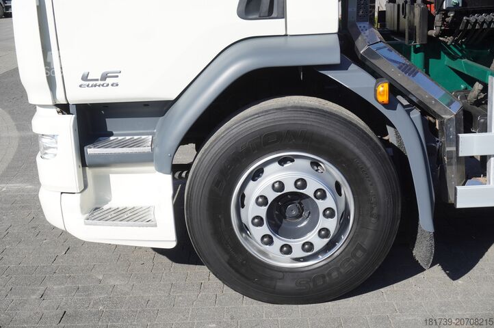 Konteinerkuģi DAF LF 18.310 E6 / Skip loader Fornal