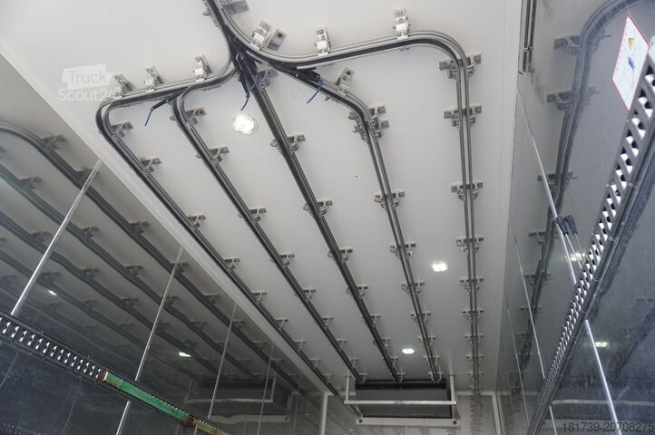 Kühlwagen mit Hakenlift Renault D13 / 90 tho km !!! / Meat hooks