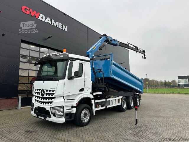 Kipper met kraan Mercedes-Benz Arocs 3243 8x4 Tridem Kipper/Kraan Euro 6