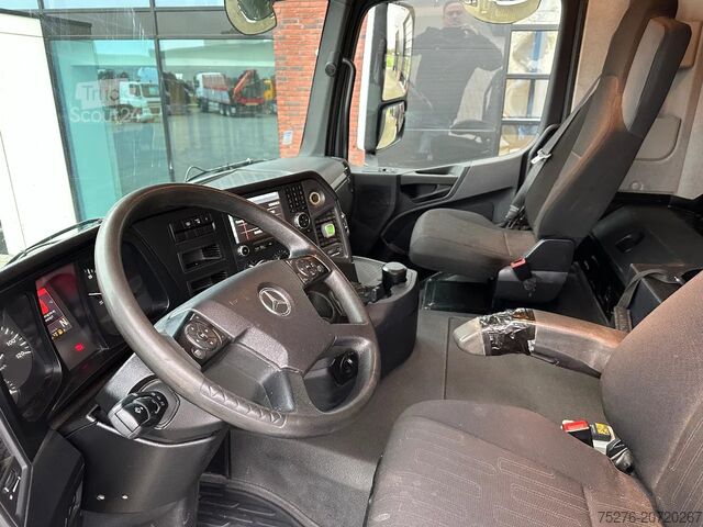 Kipper met kraan Mercedes-Benz Arocs 3243 8x4 Tridem Kipper/Kraan Euro 6